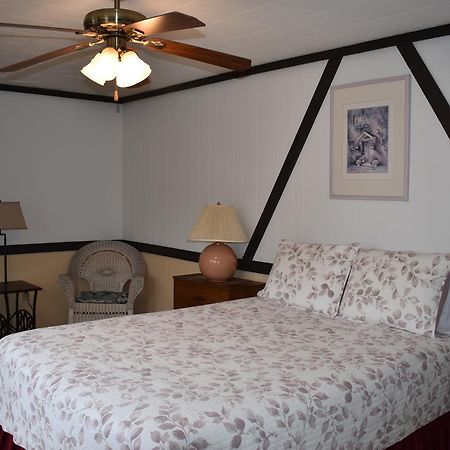 The Stone House Motel & Motor Lodge Ticonderoga Экстерьер фото