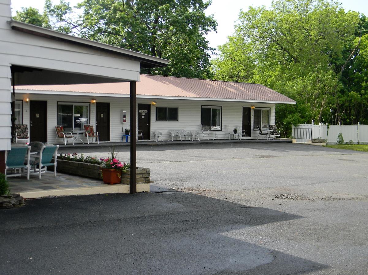 The Stone House Motel & Motor Lodge Ticonderoga Экстерьер фото
