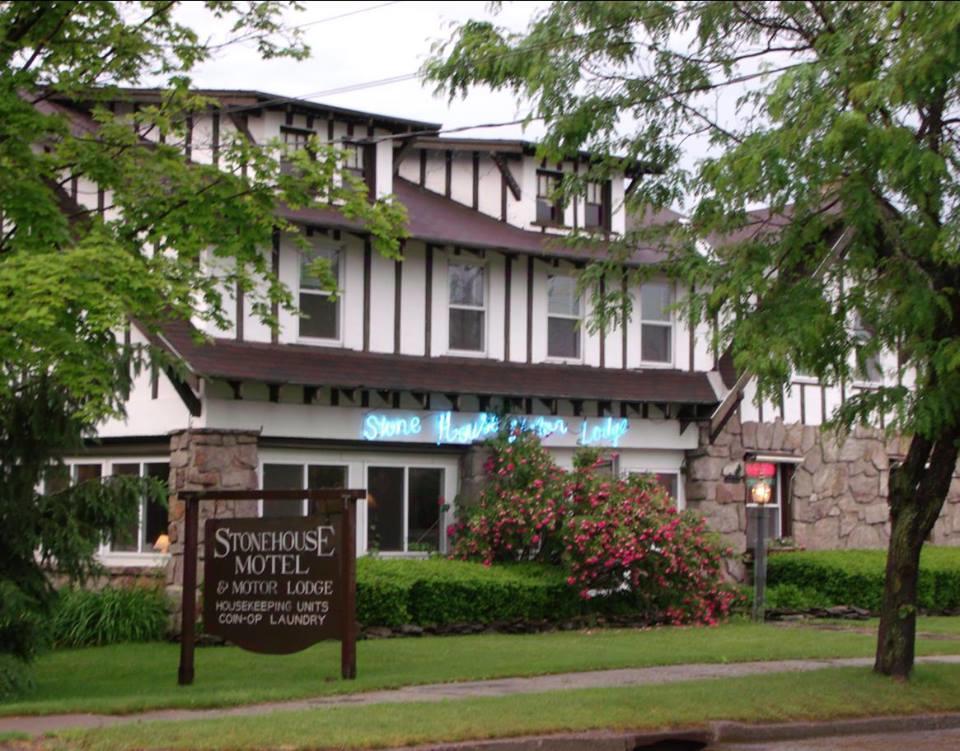 The Stone House Motel & Motor Lodge Ticonderoga Экстерьер фото