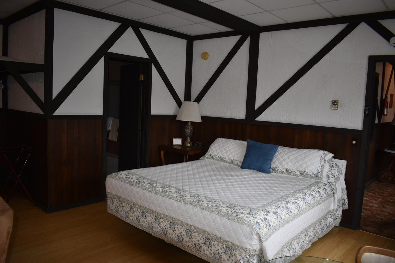 The Stone House Motel & Motor Lodge Ticonderoga Экстерьер фото